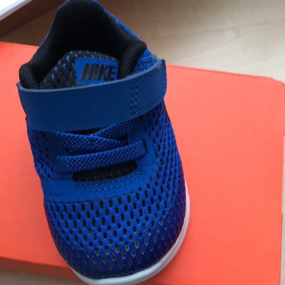 Infant Nike - Picture 2 of 5